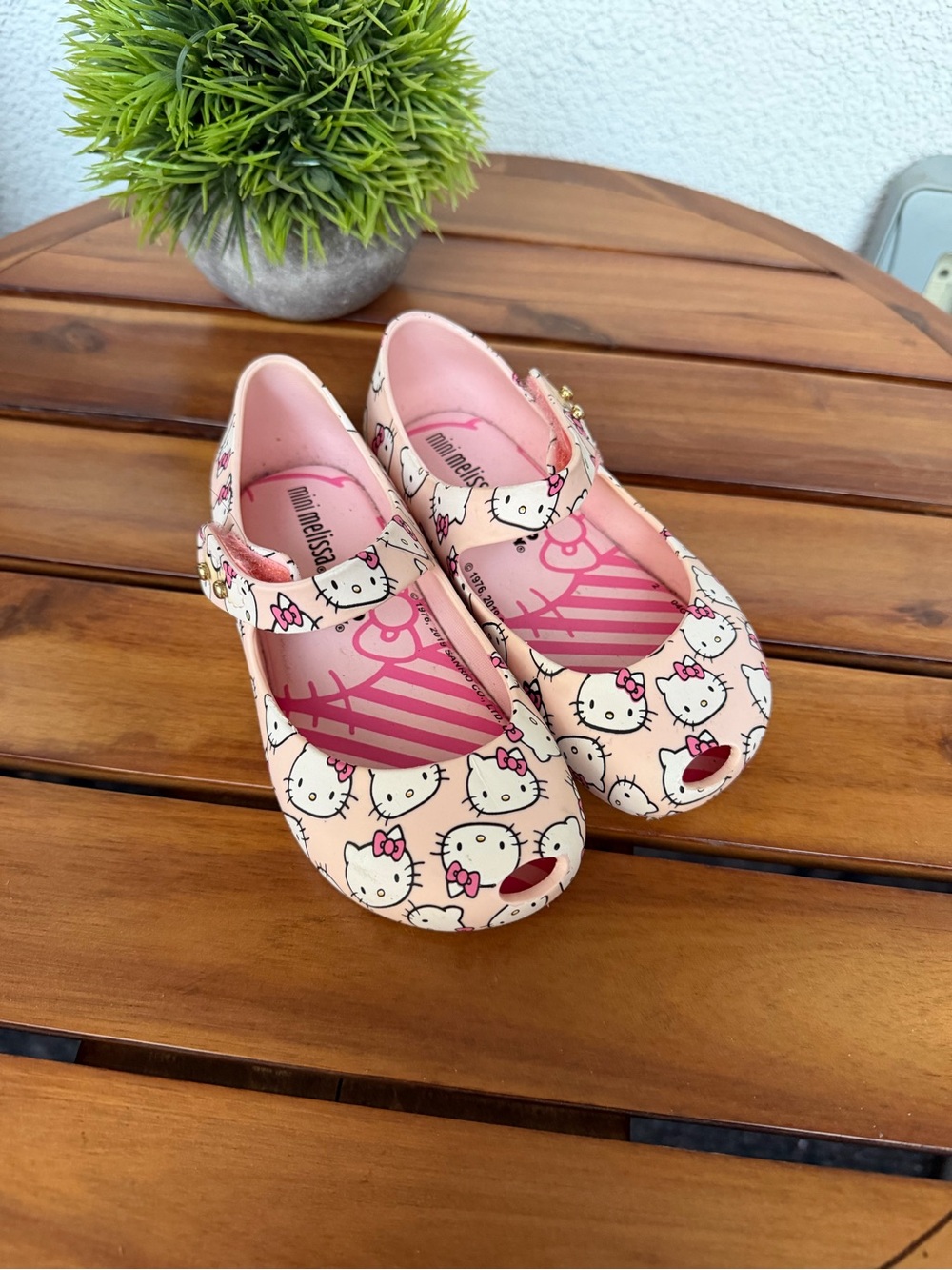 Mini Melissa Pink Hello Kitty Mary Jane Shoes